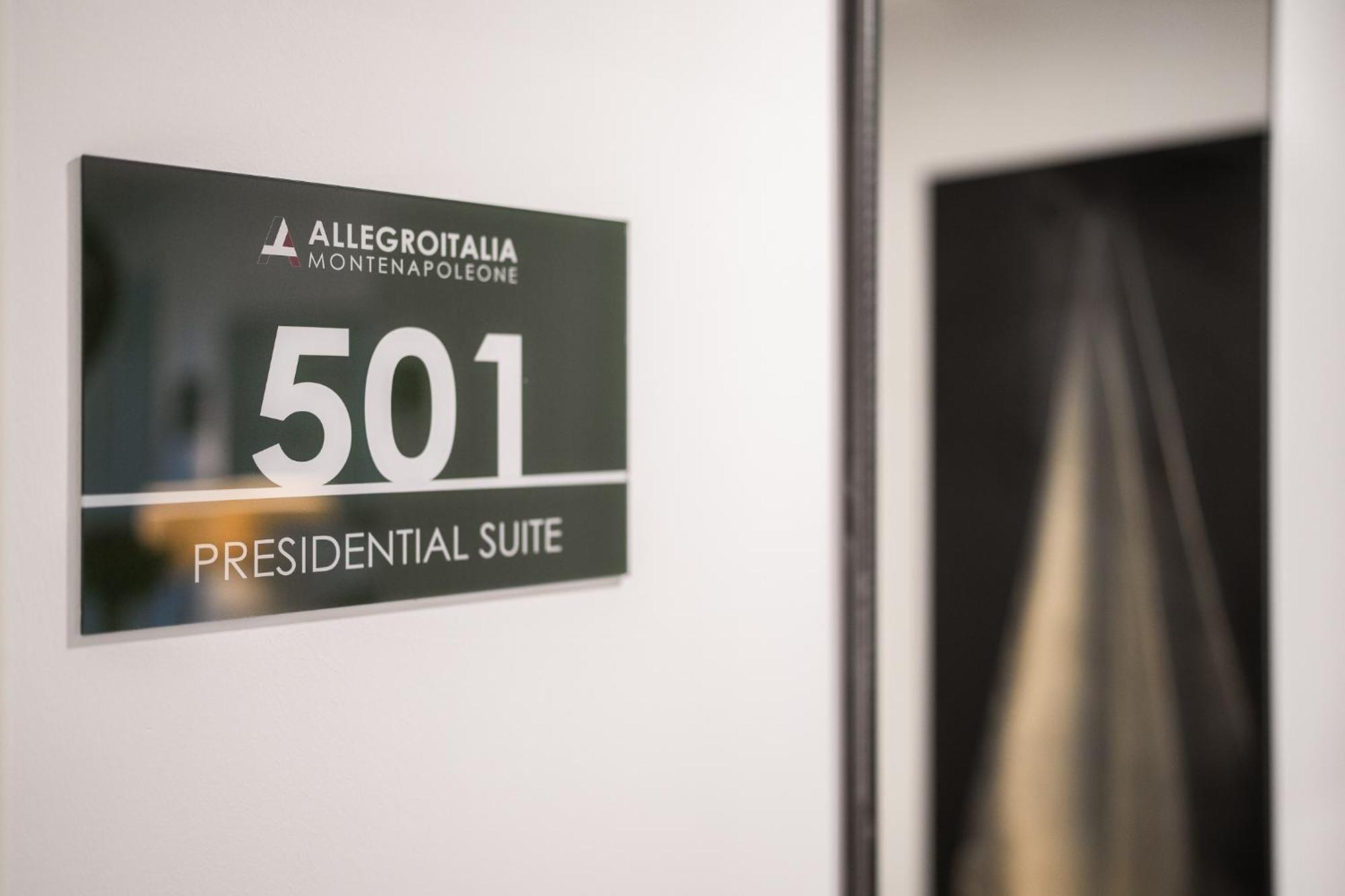 Allegroitalia Penthouse Montenapoleone Milán Exteriér fotografie